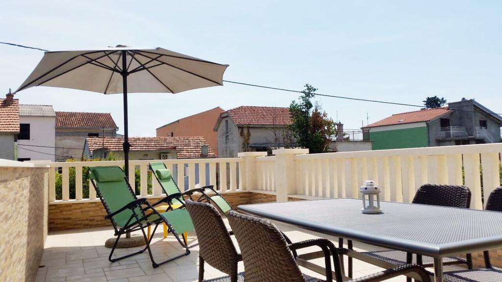 Villa Iva-Dom Kaštela Exteriör bild